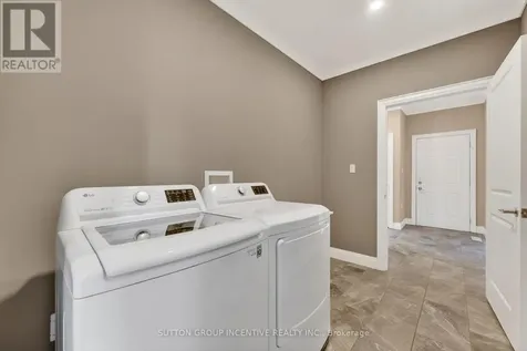 15 Caldwell Drive Oro-medonte ON L0L 2L0