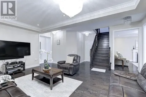 563 Dougall Avenue East Caledon ON L7C 3Z4