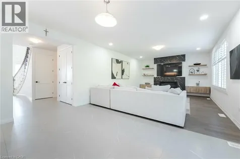 127 Court Drive Paris ON N3L 0L6