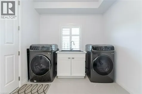 127 Court Drive Paris ON N3L 0L6