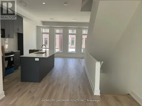 17 Chestnut Court Aurora ON L4G 4A4