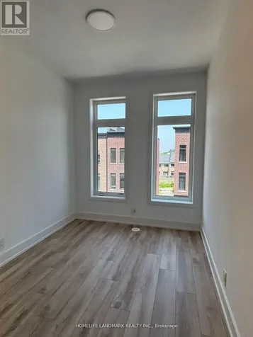 17 Chestnut Court Aurora ON L4G 4A4