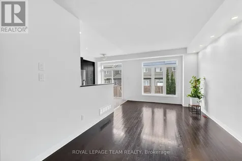 605 Sunburst Street Ottawa ON K1T 0L1