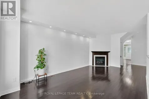 605 Sunburst Street Ottawa ON K1T 0L1
