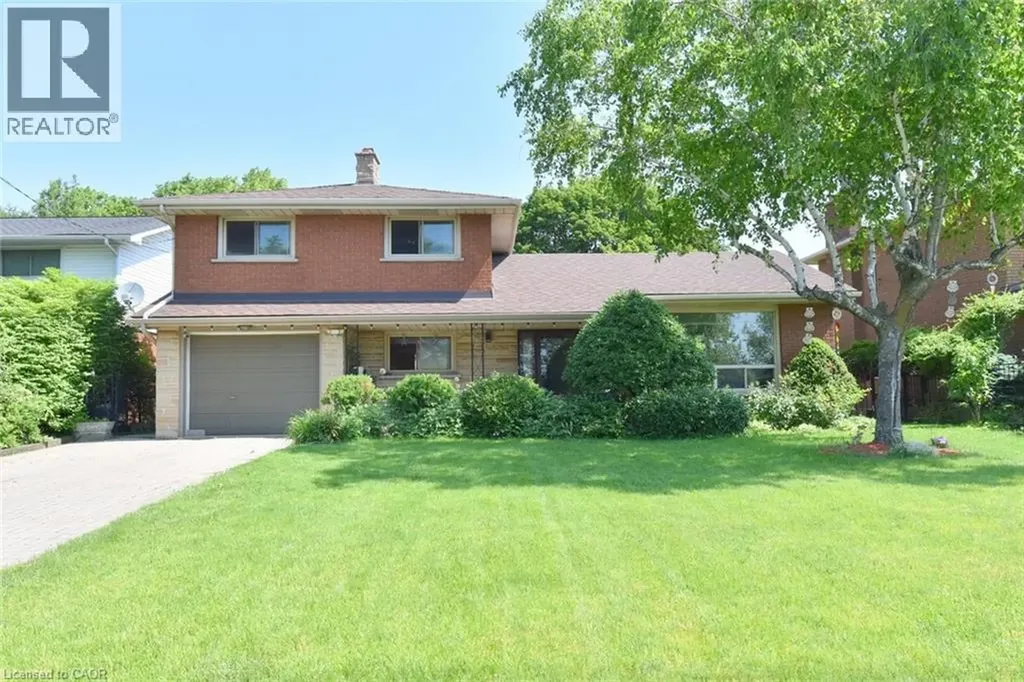 372 Fennell Avenue West Hamilton ON L9C 1G4