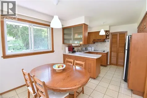 372 Fennell Avenue West Hamilton ON L9C 1G4