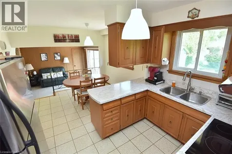 372 Fennell Avenue West Hamilton ON L9C 1G4