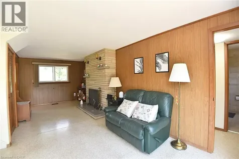372 Fennell Avenue West Hamilton ON L9C 1G4