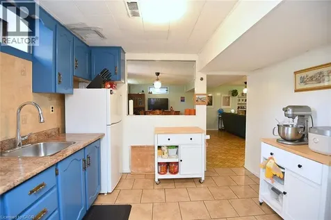 372 Fennell Avenue West Hamilton ON L9C 1G4