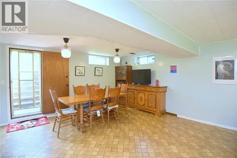 372 Fennell Avenue West Hamilton ON L9C 1G4