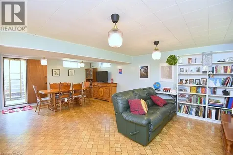 372 Fennell Avenue West Hamilton ON L9C 1G4