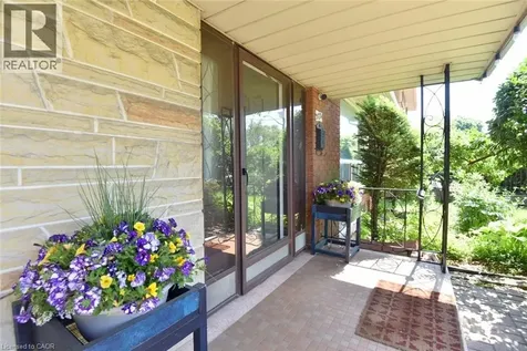 372 Fennell Avenue West Hamilton ON L9C 1G4