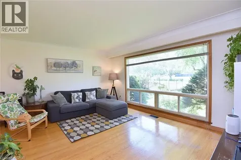 372 Fennell Avenue West Hamilton ON L9C 1G4
