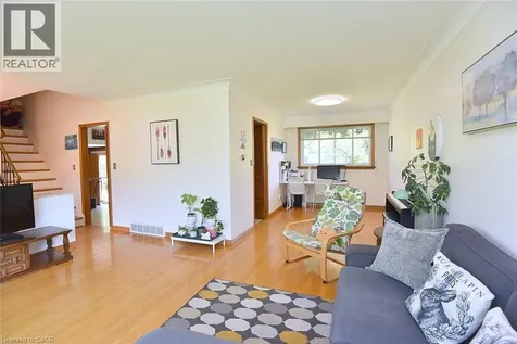 372 Fennell Avenue West Hamilton ON L9C 1G4