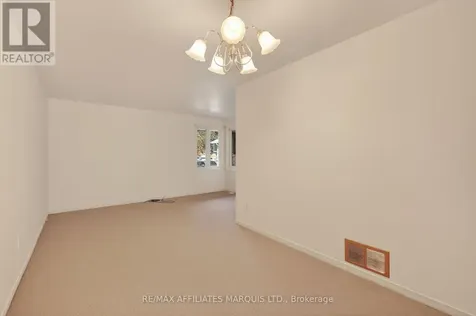 58 Robarts Crescent Ottawa ON K2L 4A5