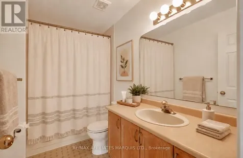 58 Robarts Crescent Ottawa ON K2L 4A5