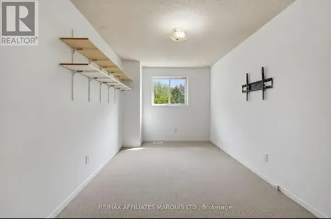 58 Robarts Crescent Ottawa ON K2L 4A5