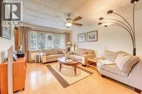 61 Dauw Avenue Wallaceburg ON N8A 3N3