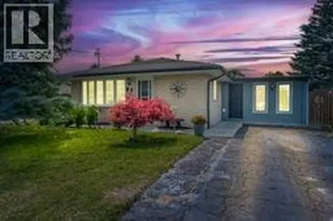 61 Dauw Avenue Wallaceburg ON N8A 3N3