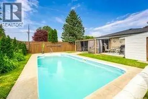 61 Dauw Avenue Wallaceburg ON N8A 3N3