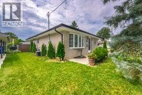 61 Dauw Avenue Wallaceburg ON N8A 3N3