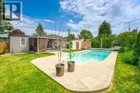 61 Dauw Avenue Wallaceburg ON N8A 3N3