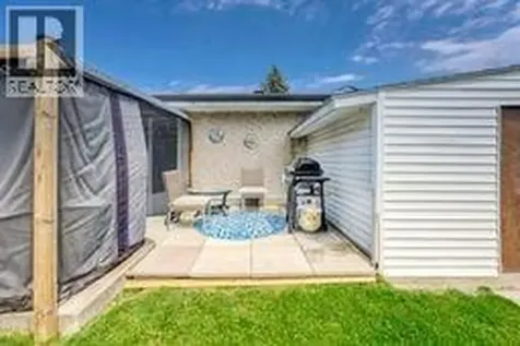 61 Dauw Avenue Wallaceburg ON N8A 3N3