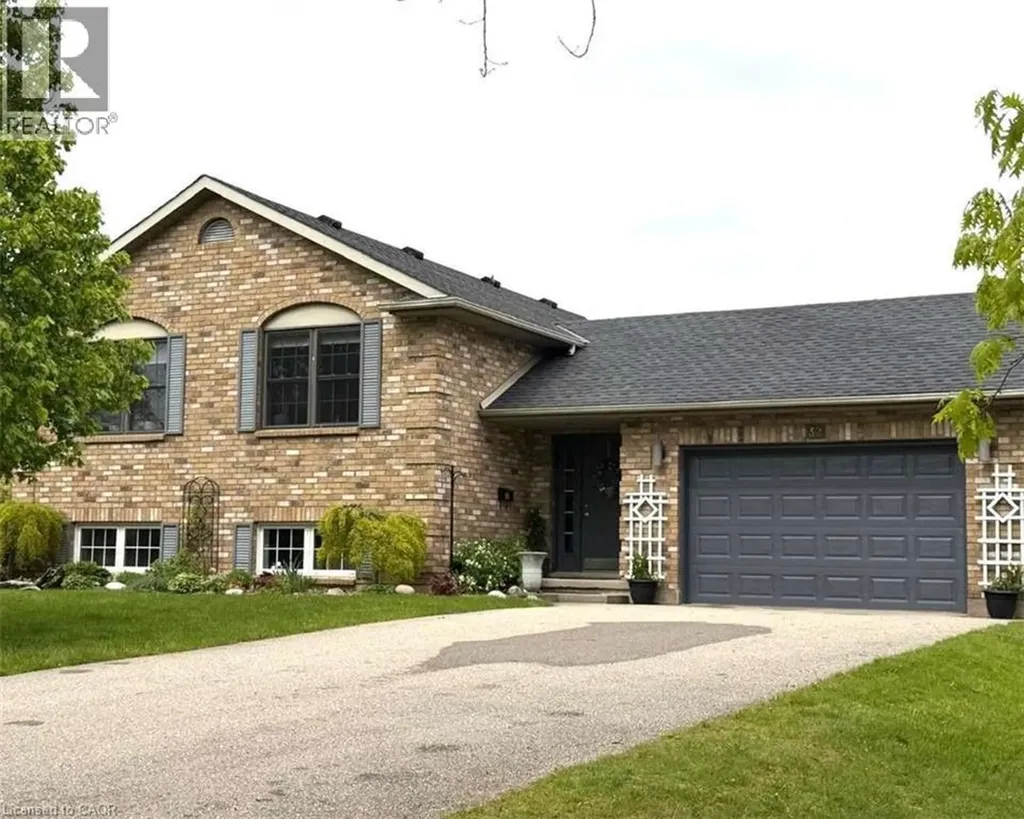 32 St Ladislaus Street Courtland ON N0J 1E0
