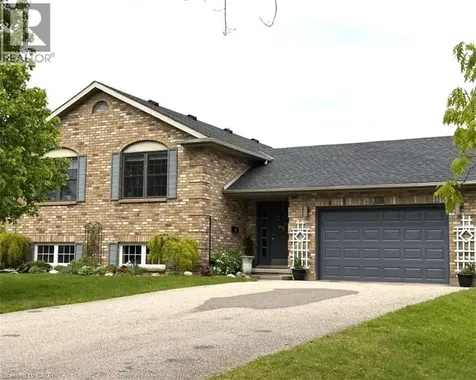 32 St Ladislaus Street Courtland ON N0J 1E0