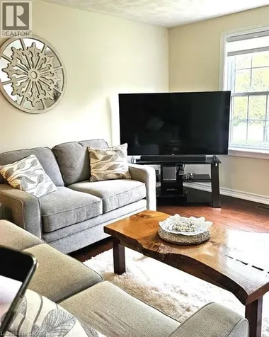 32 St Ladislaus Street Courtland ON N0J 1E0
