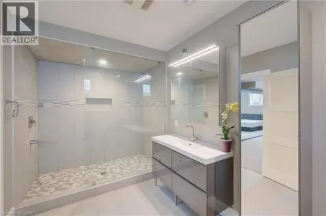 392 Allenby Court Waterloo ON N2K 3J8