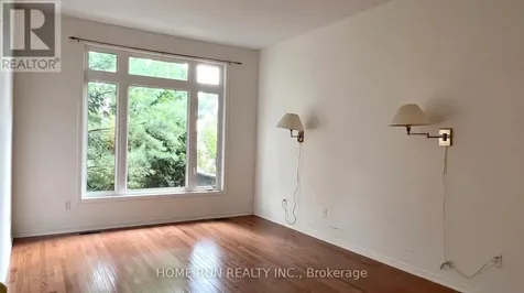302 Wisteria Crescent Ottawa ON K1V 0N4