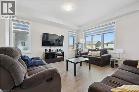 40 Moon Crescent Cambridge ON N1S 0C4