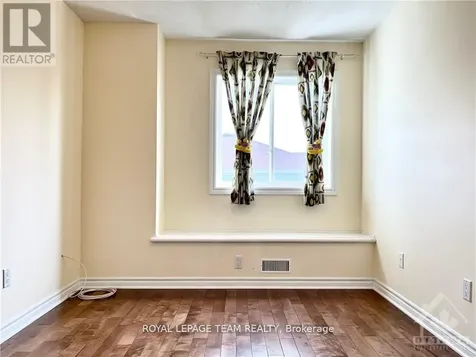 39 Bellrock Drive Ottawa ON K2K 3J4
