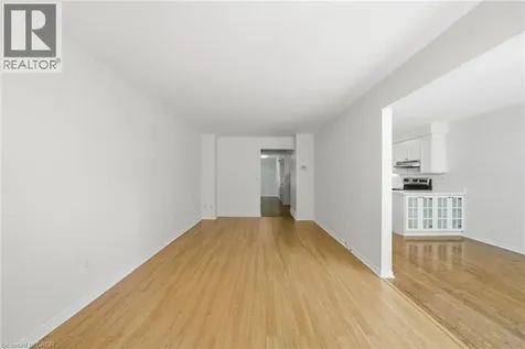 180 Lawrence Lane Fonthill ON L2S 1E4
