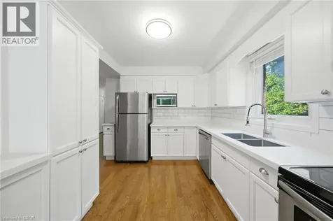 180 Lawrence Lane Fonthill ON L2S 1E4