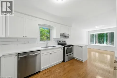 180 Lawrence Lane Fonthill ON L2S 1E4