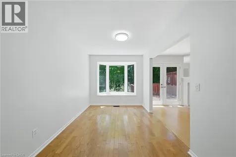 180 Lawrence Lane Fonthill ON L2S 1E4