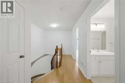 180 Lawrence Lane Fonthill ON L2S 1E4
