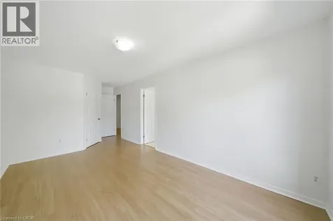 180 Lawrence Lane Fonthill ON L2S 1E4