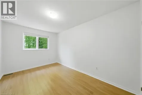 180 Lawrence Lane Fonthill ON L2S 1E4