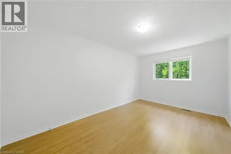 180 Lawrence Lane Fonthill ON L2S 1E4