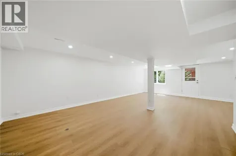 180 Lawrence Lane Fonthill ON L2S 1E4