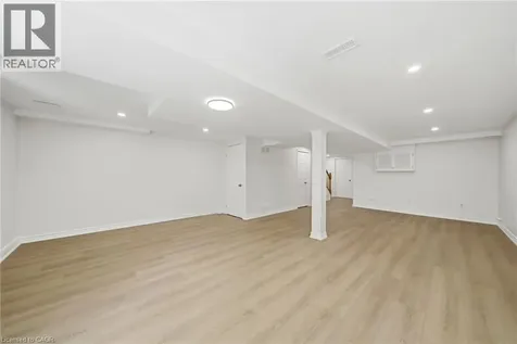 180 Lawrence Lane Fonthill ON L2S 1E4