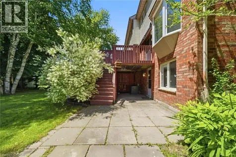 180 Lawrence Lane Fonthill ON L2S 1E4