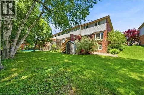 180 Lawrence Lane Fonthill ON L2S 1E4