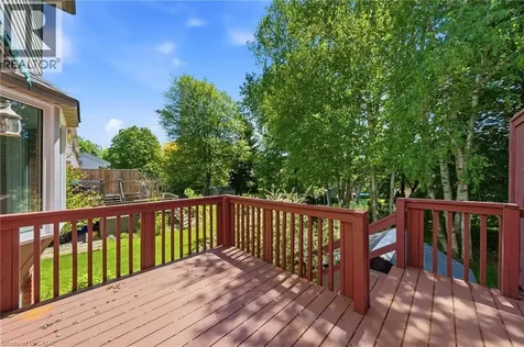 180 Lawrence Lane Fonthill ON L2S 1E4