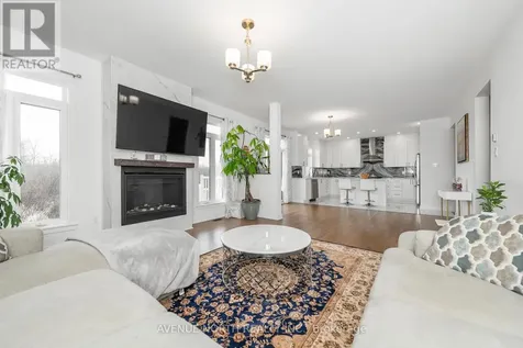 219 Reisling Way Ottawa ON K1T 0X1