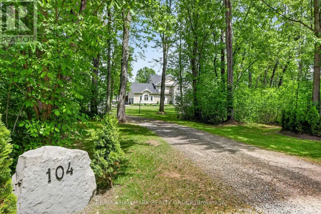 104 Wilbert Cox Drive Ottawa ON K0A 1L0