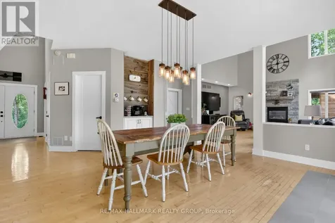 104 Wilbert Cox Drive Ottawa ON K0A 1L0